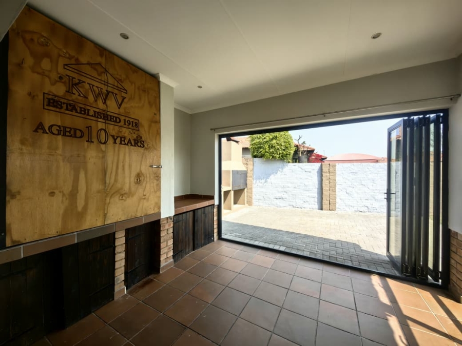 4 Bedroom Property for Sale in Hexrivier Lifestyle Estate North West